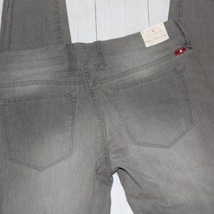 LUCKY BRAND CHARLIE SUPER SKINNY NWT Size 25